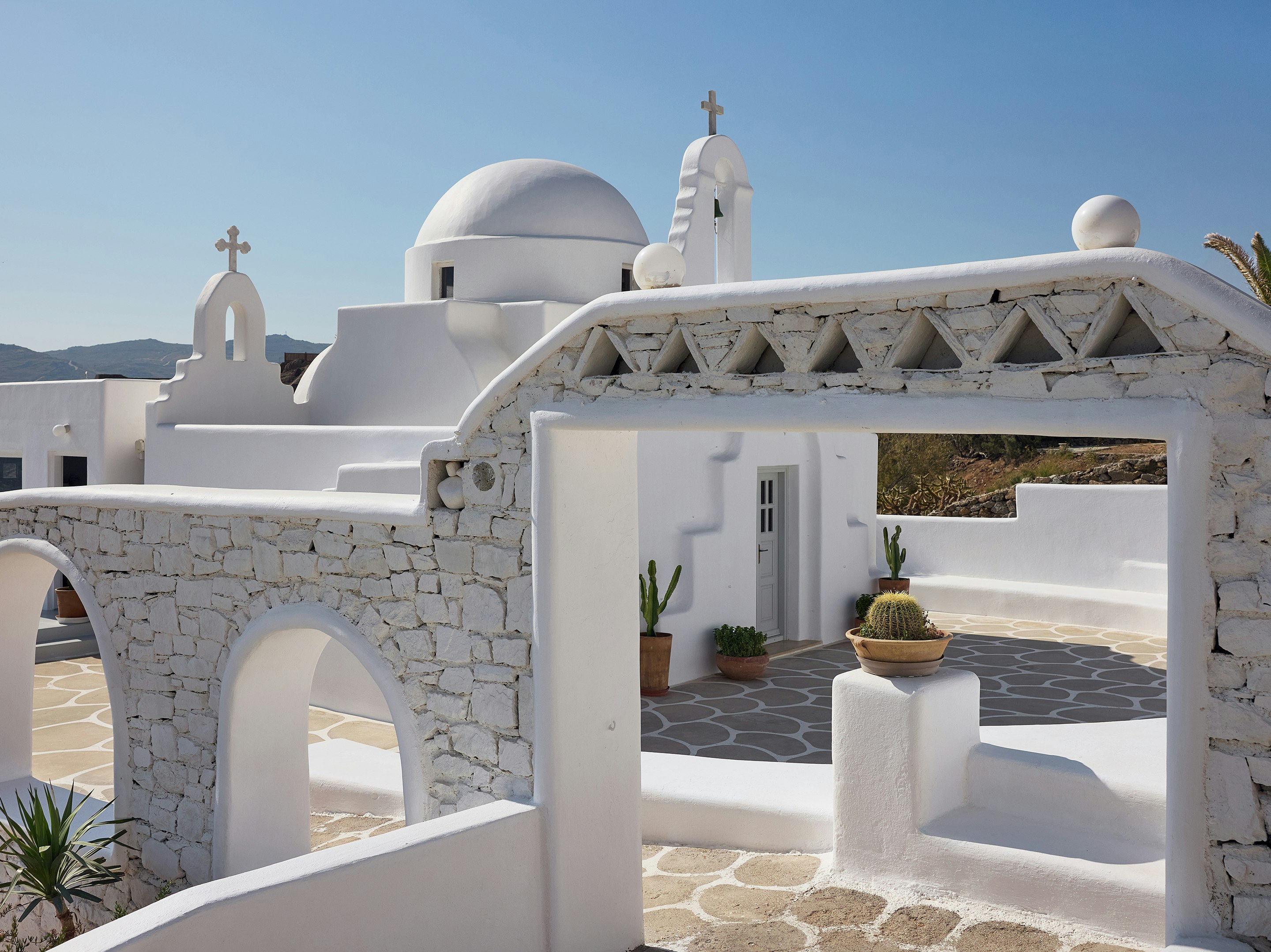 Mykonos Lolita, A Resort to Live 7/47
