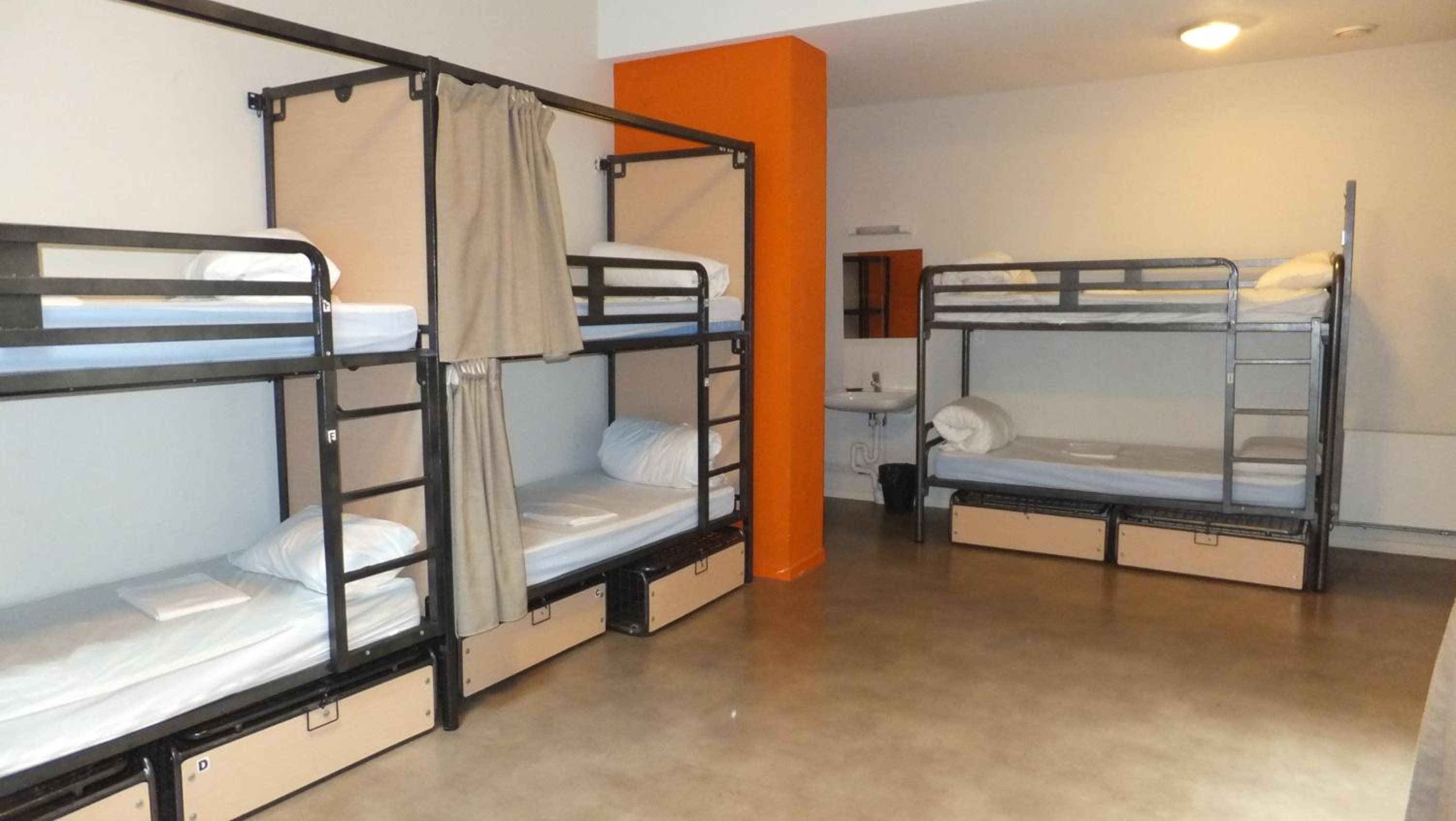 Mixed Dorm, 10 Beds