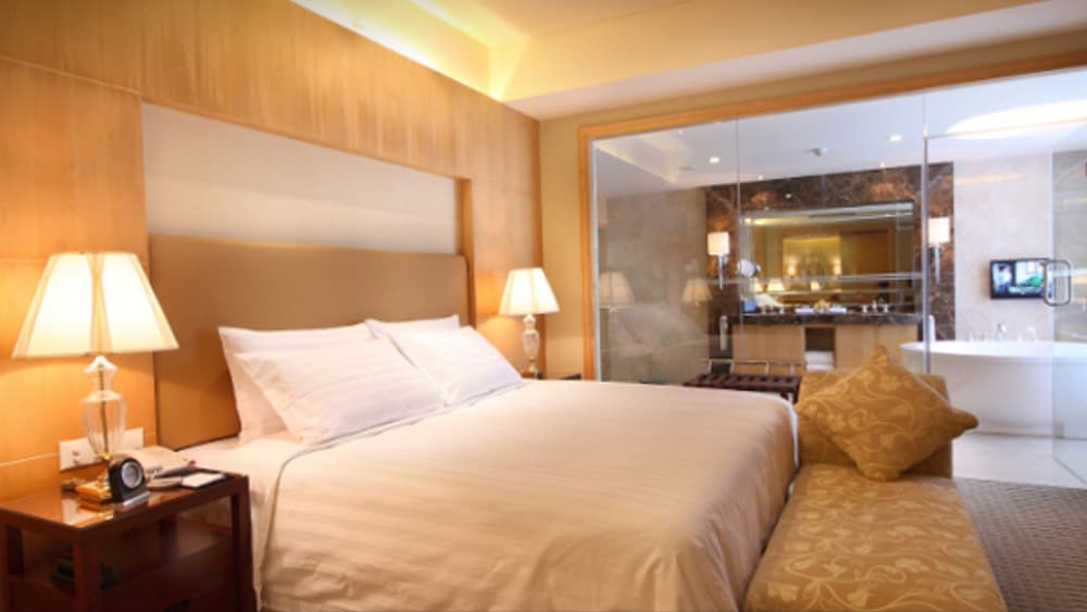 Hotel Paris Pan-Island 5/22