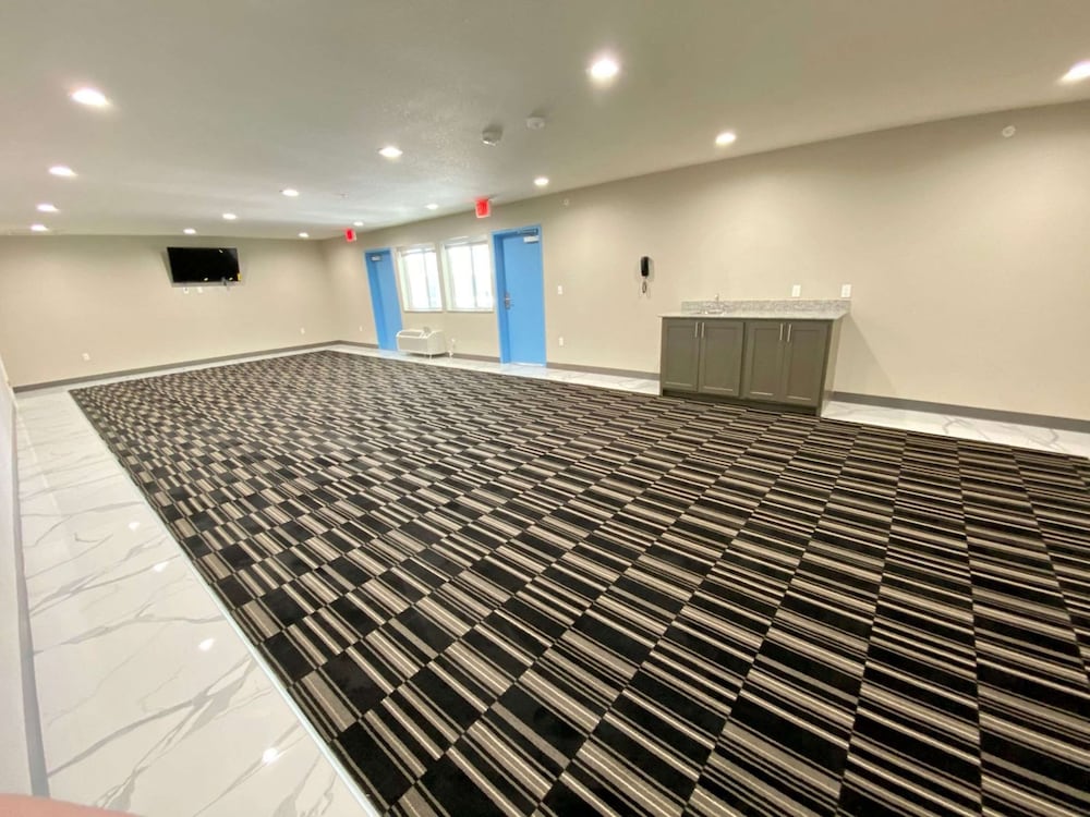 Surestay Plus Hotel By Best Western Ada 9/40