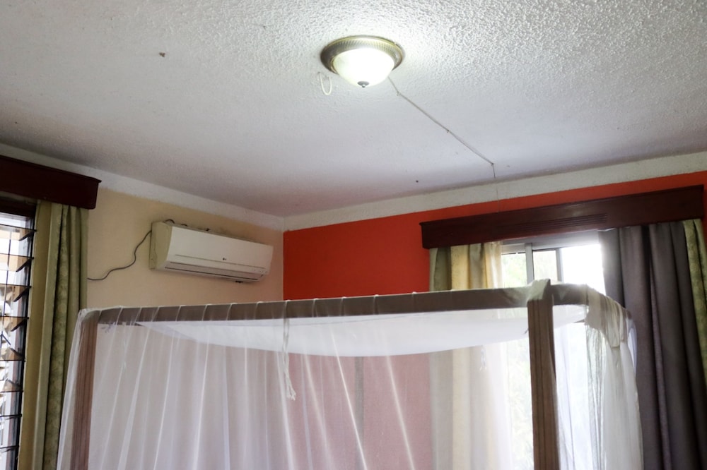 Darajani Hotel Ltd 21/50