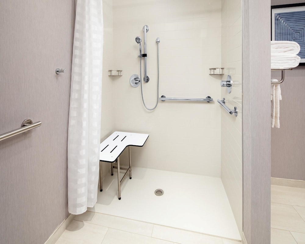 1 Bedroom, Plus, 2 Queen Beds, Sofa, Accessible