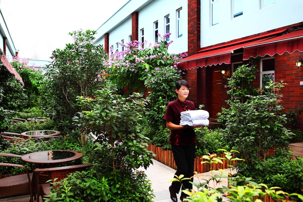 Royal Garden Hotel 36/39