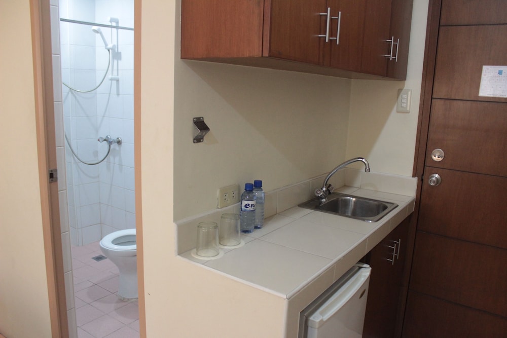 Joyce Apartelle Kalentong 47/49