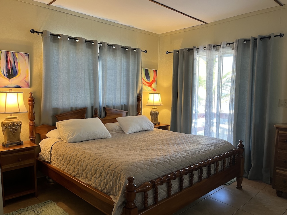 Deluxe, Cabin, King Bed, Beach Front, Ocean View