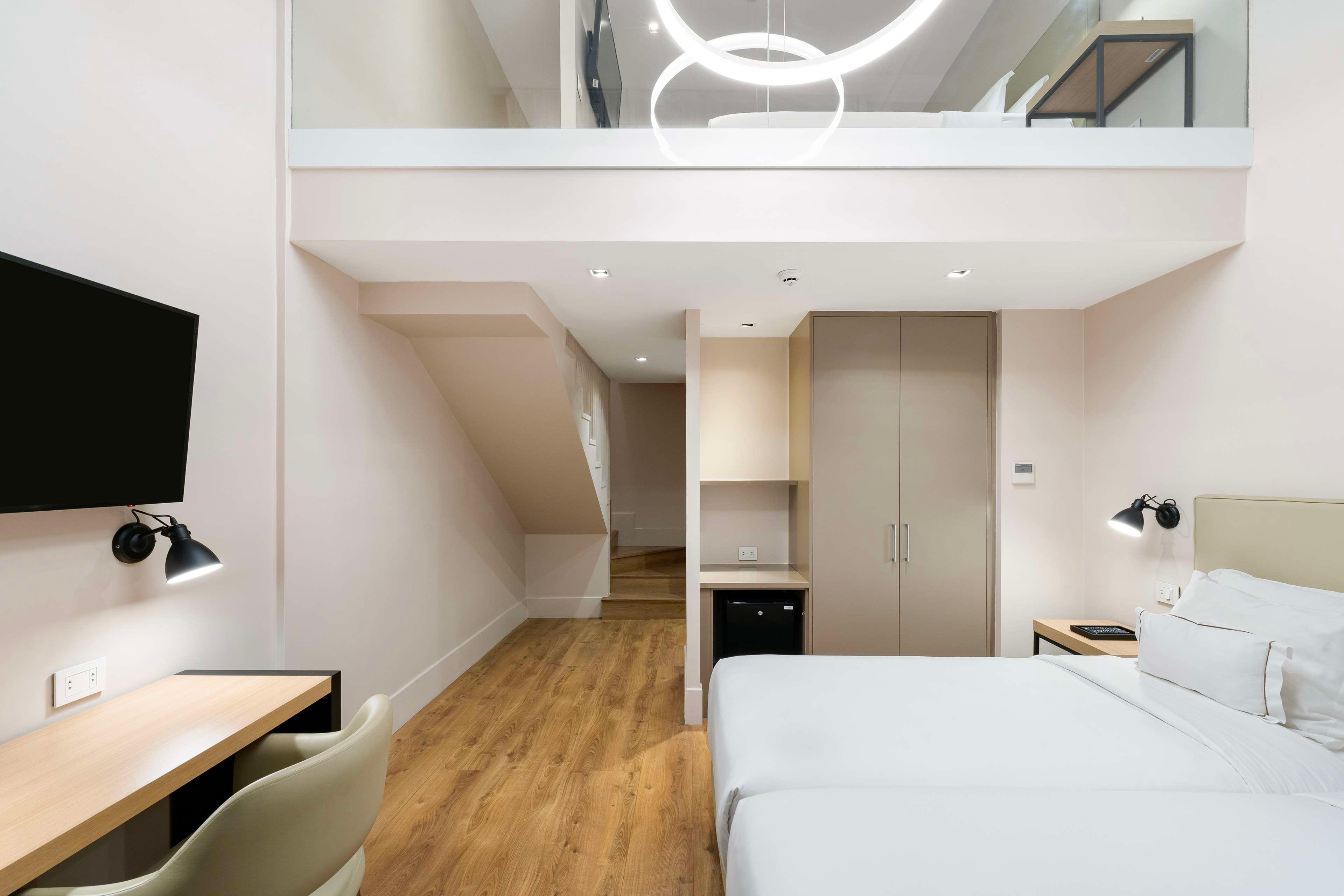 DUPLEX, FAMILY, KING AND TWIN BEDS