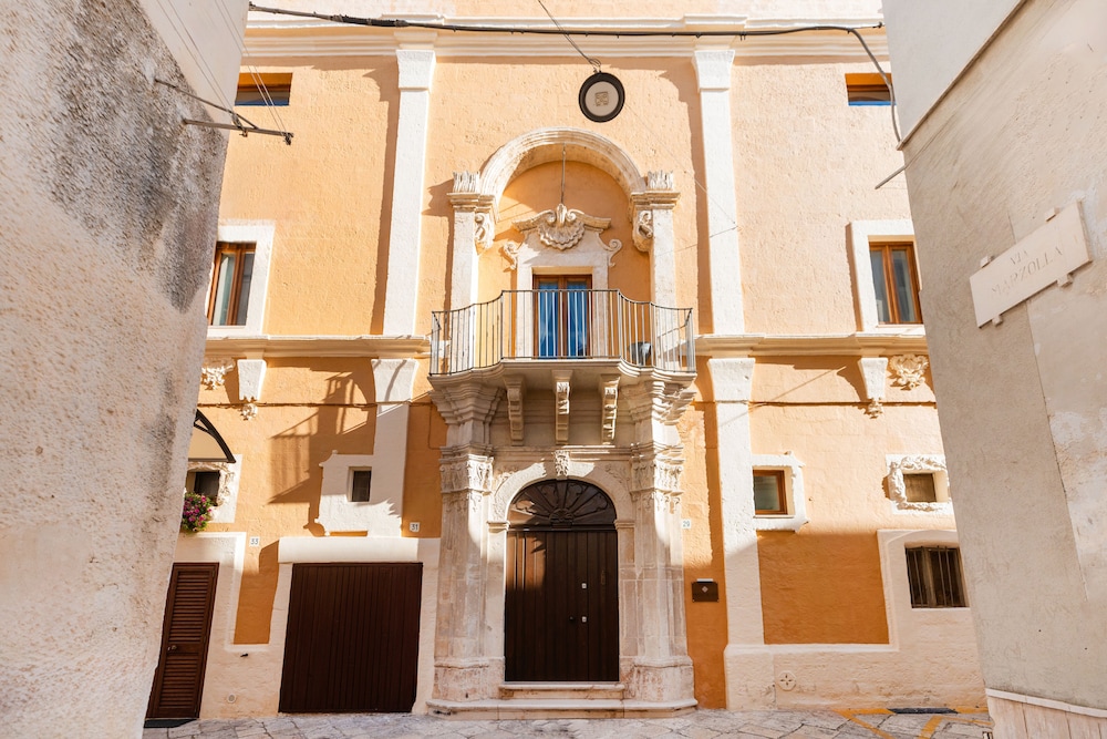 Palazzo De Luca 2/63