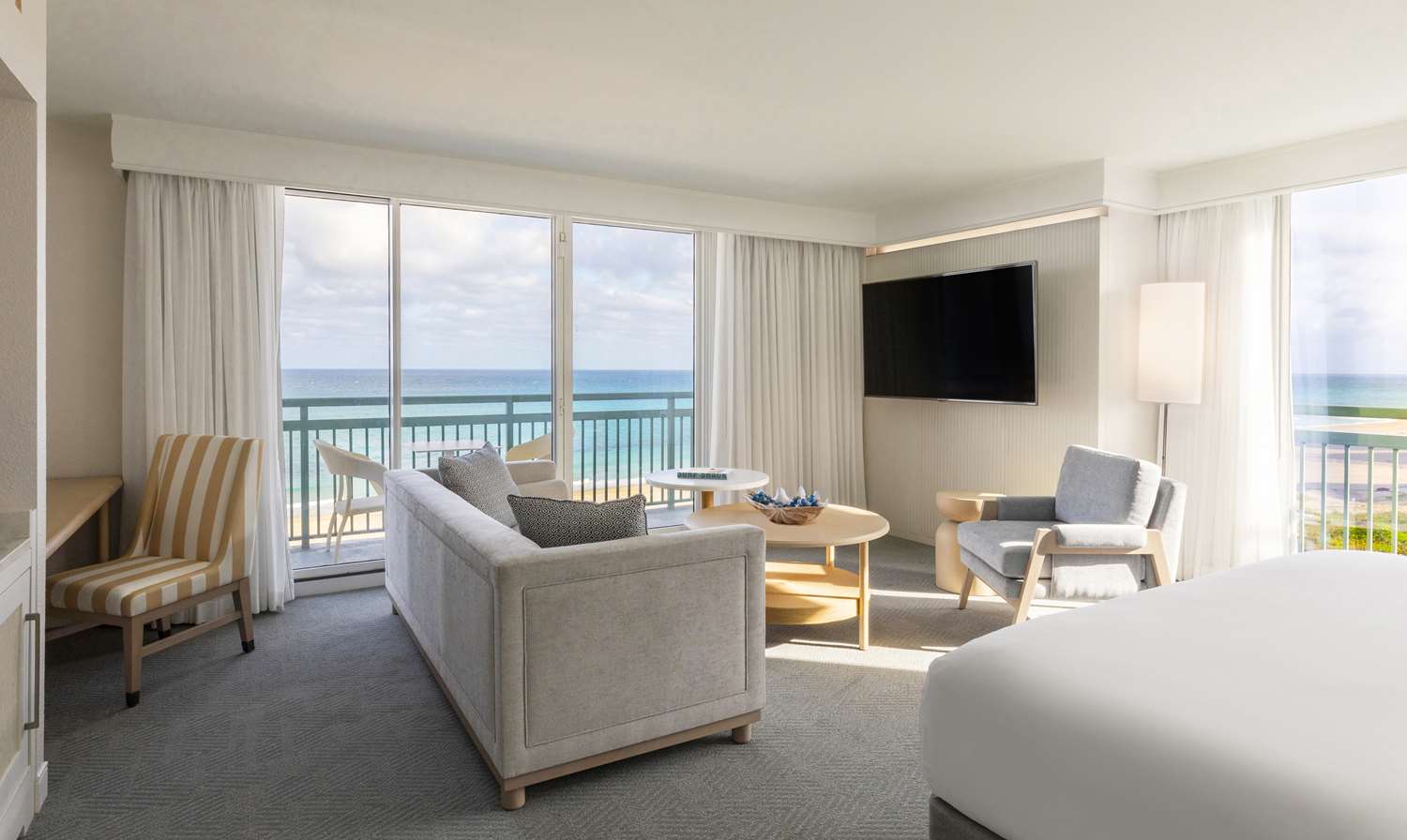 The Singer Oceanfront Resort, Curio Collection by Hilton 36/56