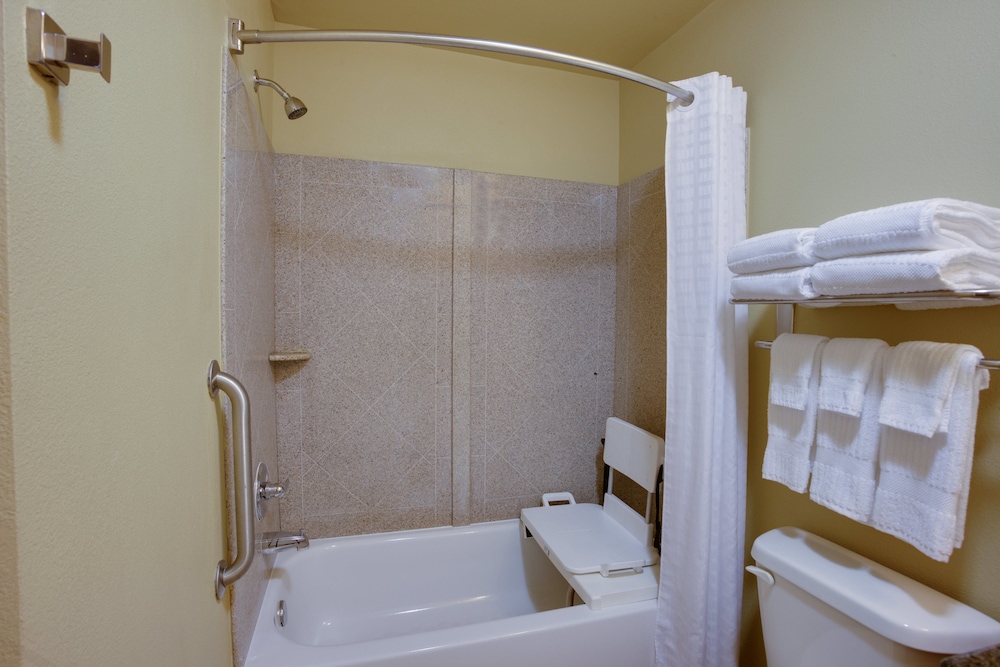 Candlewood Suites Richmond Airport 24/77