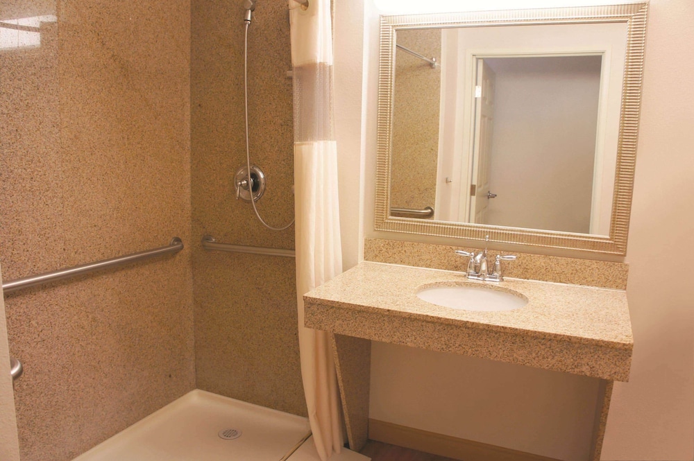 La Quinta Inn And Suites By Wyndham Tucumcari 23/68