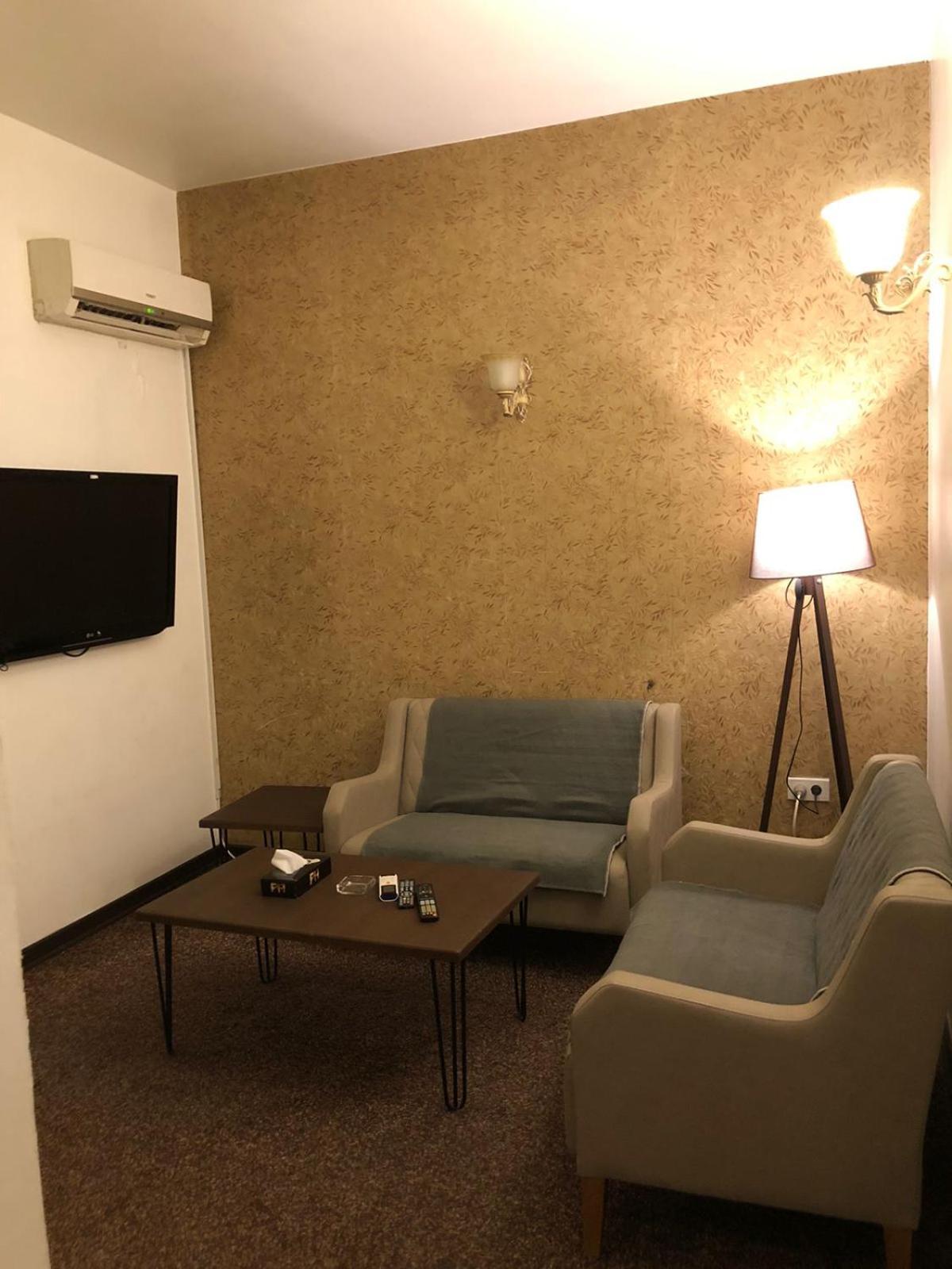 Asenappar Hotel 52/65