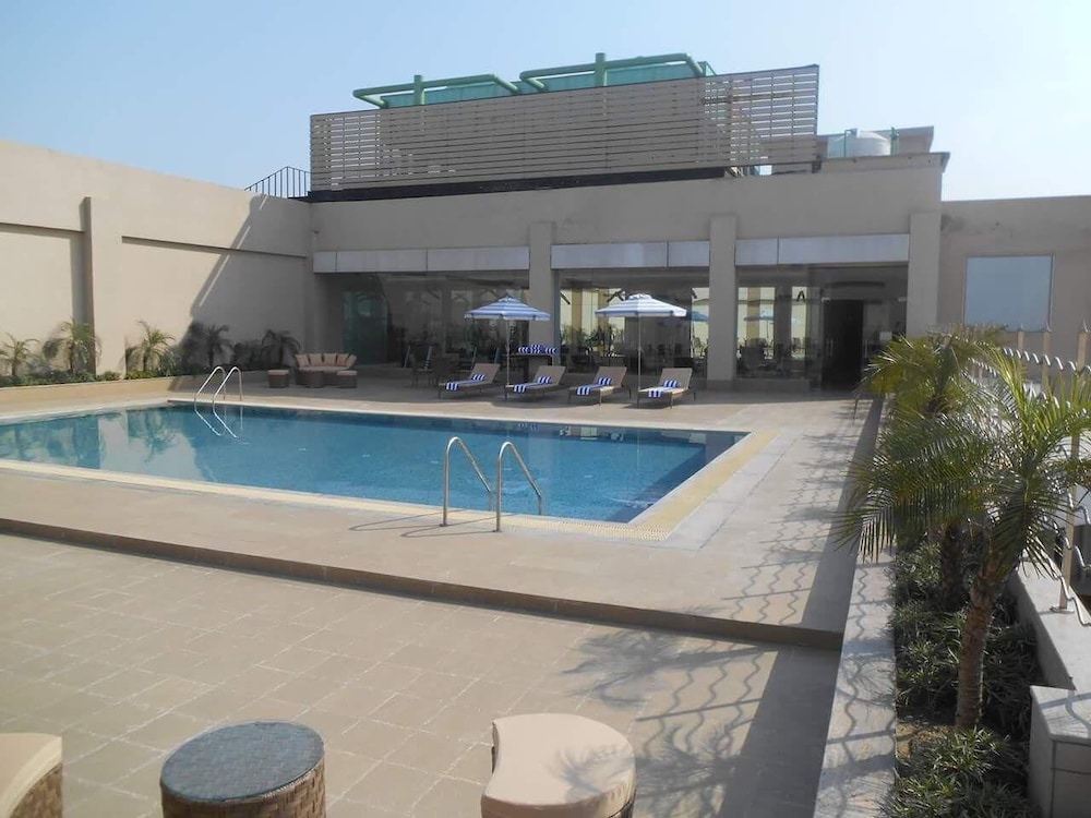 The Conway, Meerut 46/50