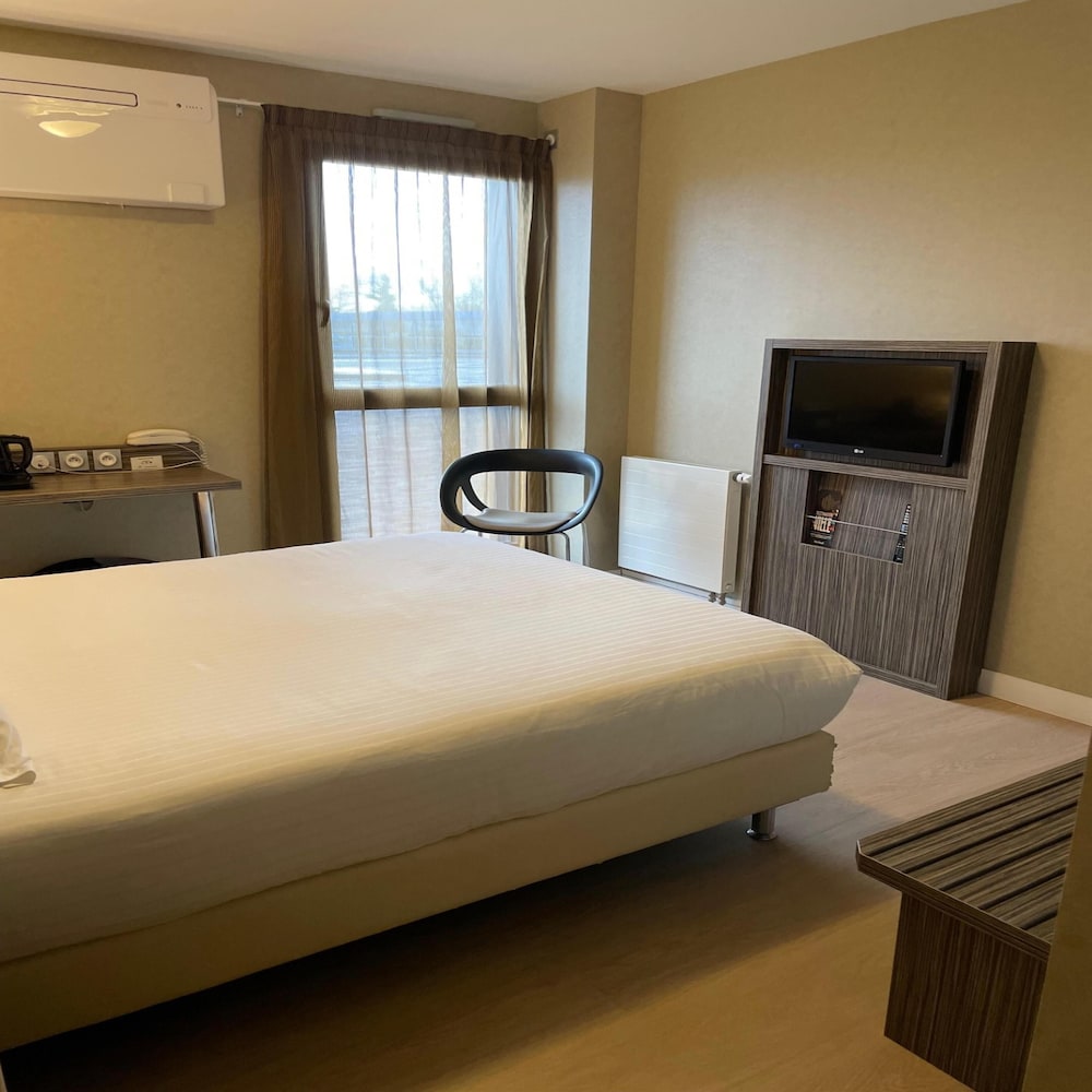 Hotel Kyriad Auray Carnac 13/71