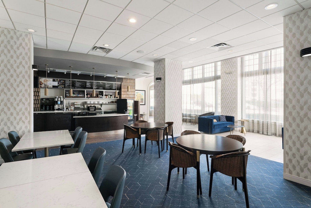 Courtyard by Marriott St. Petersburg Downtown 48/64