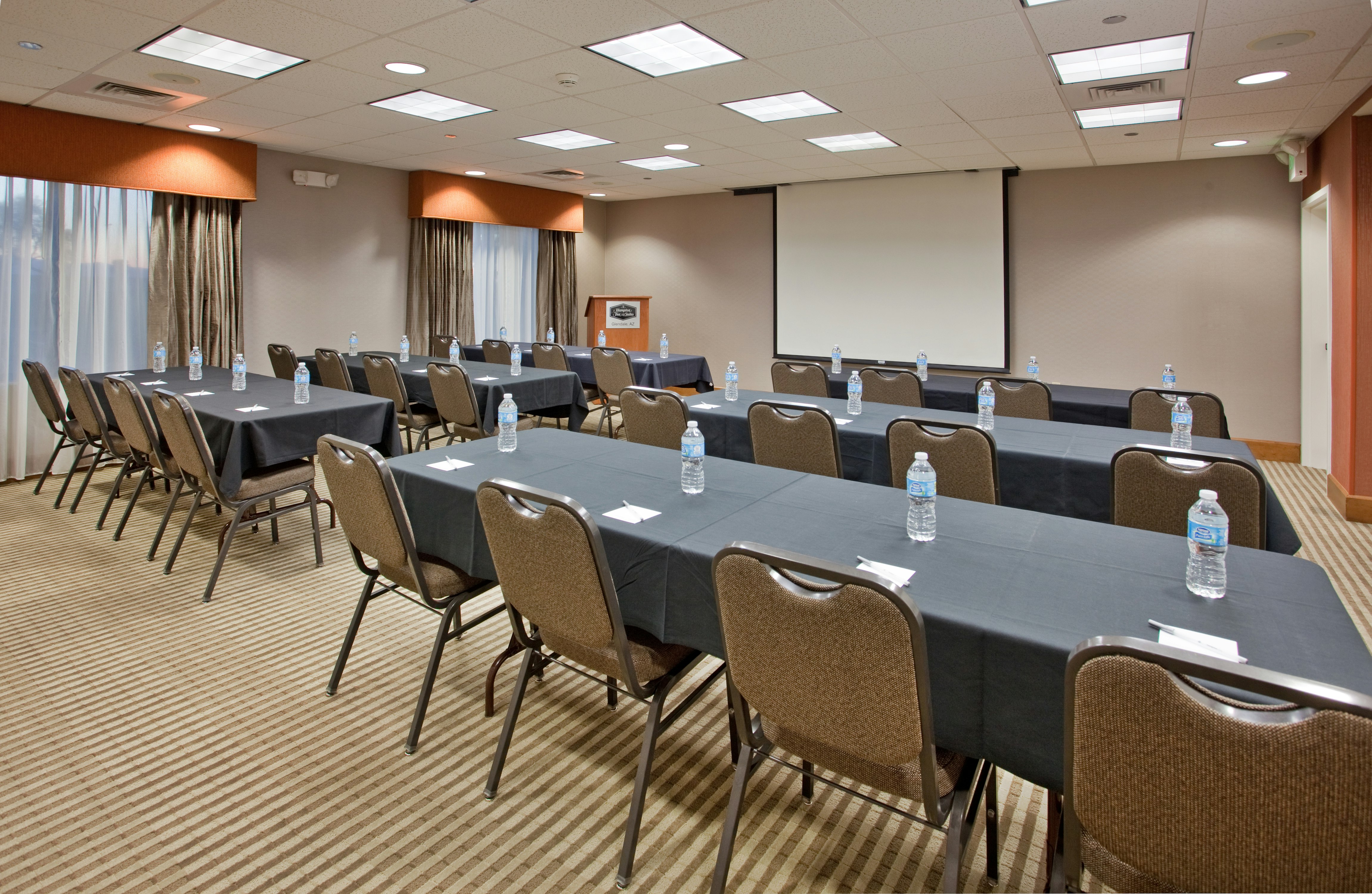 Hampton Inn And Suites Phoenix Glendale Westgate Az 54/65