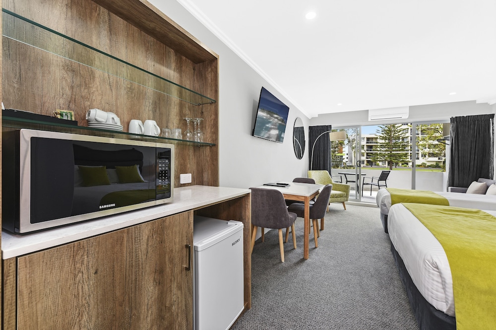 Palm Court Motor Inn 26/40