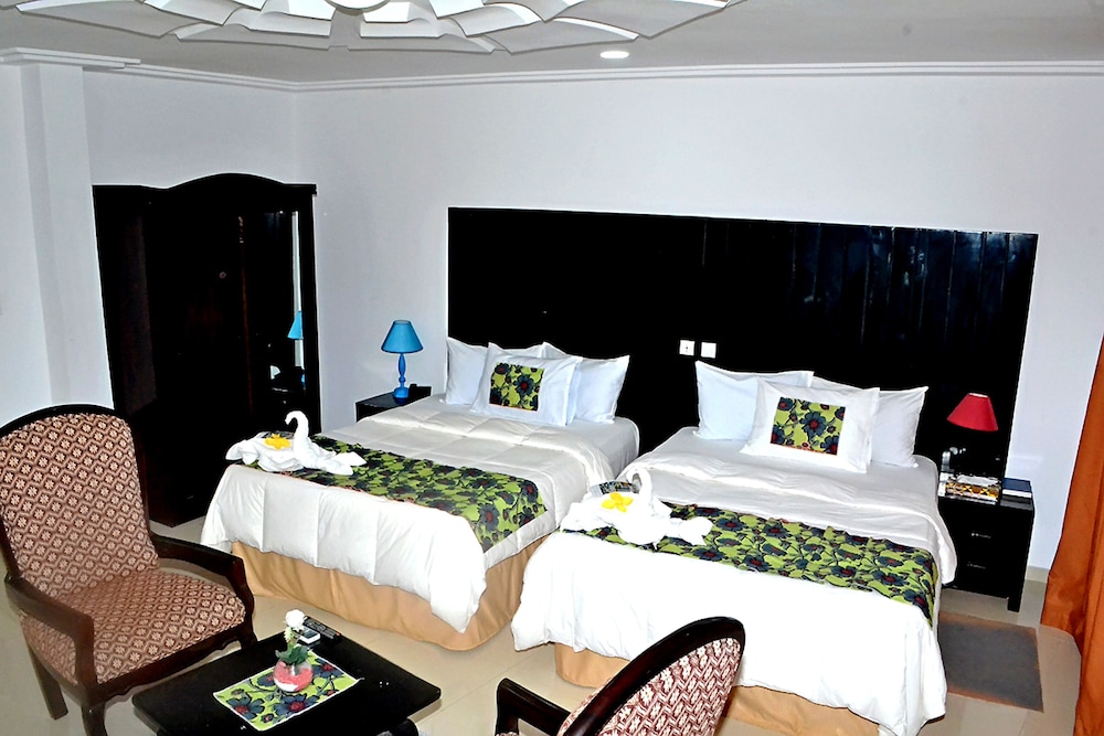 Hotel Bkbg 12/45