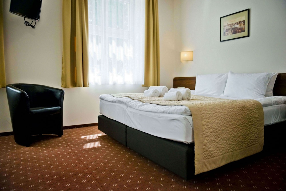 Memel Hotel 15/66
