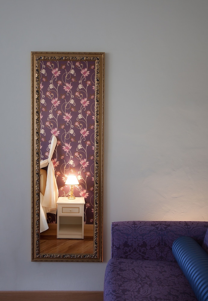 Relais La Corte Di Cloris 28/73