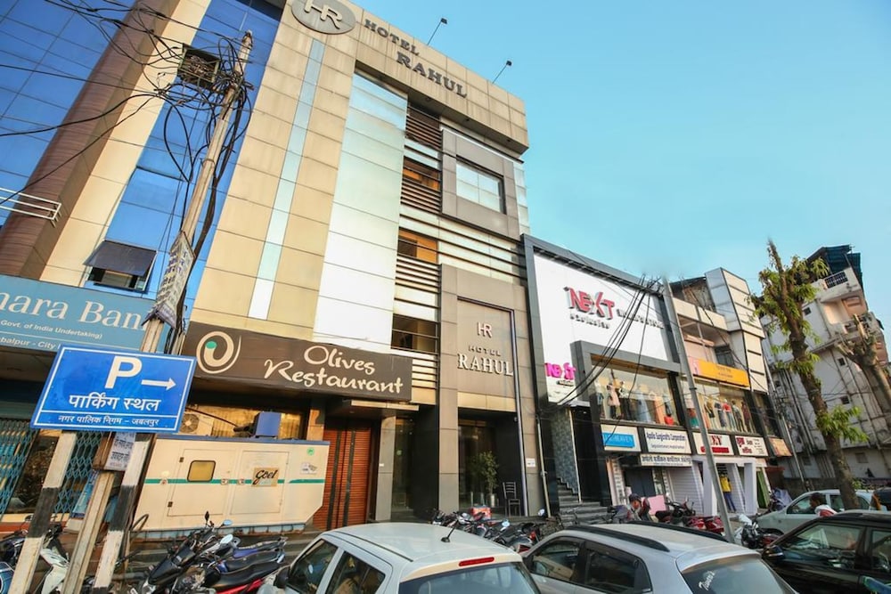 HOTEL RAHUL 1/18