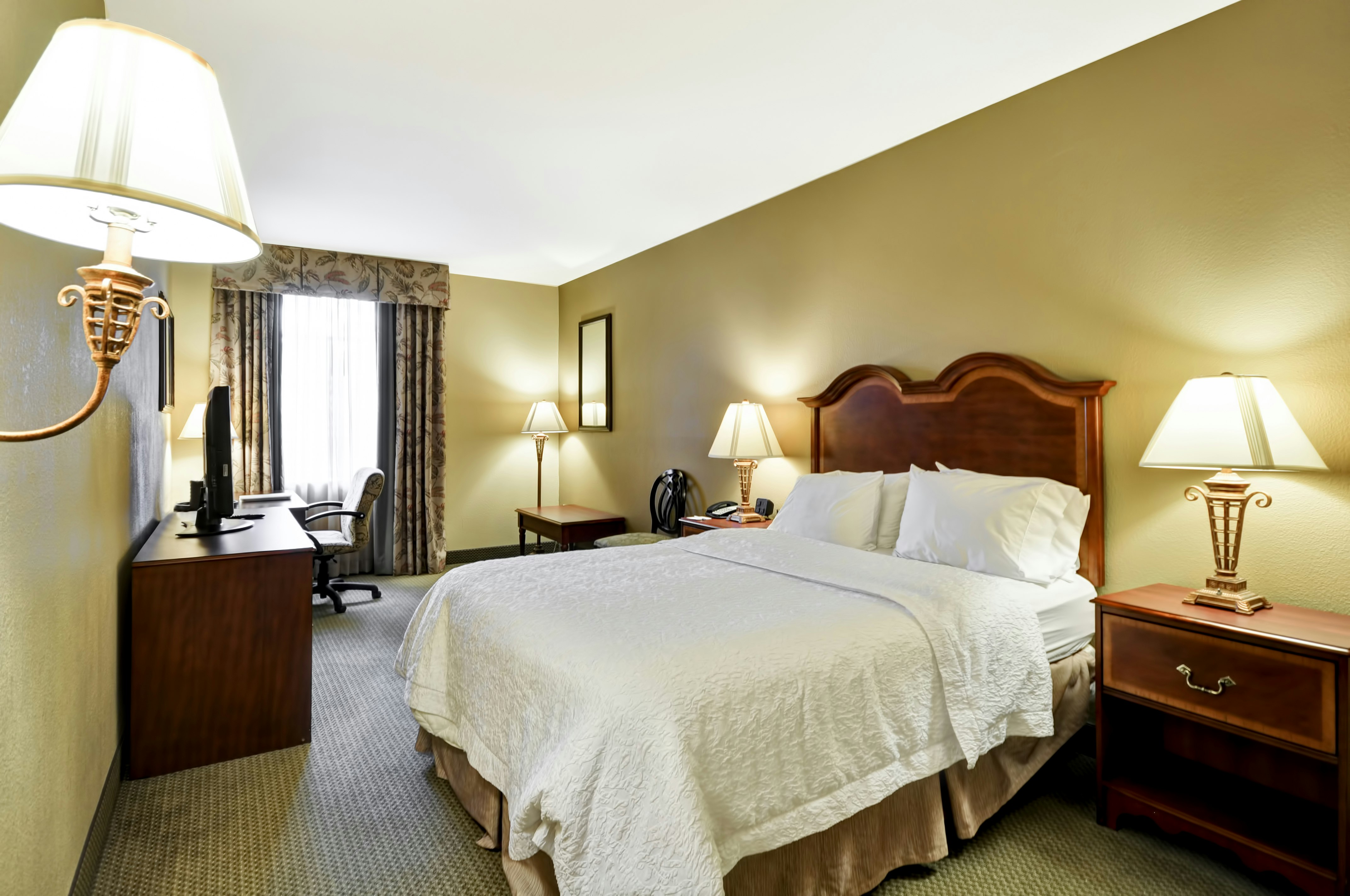 غرفة بسرير كوين، Hampton Inn Charleston Historic District 3/5