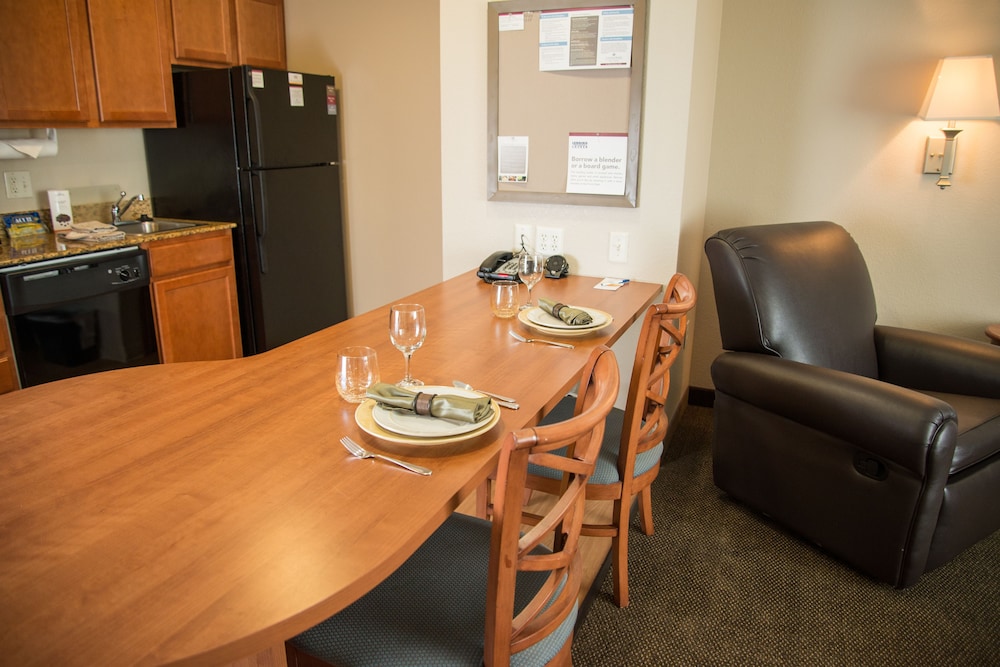 Candlewood Suites Loveland 42/62