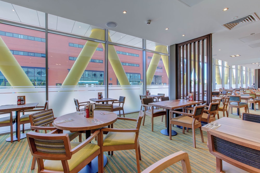 Premier Inn Cardiff Bay 30/45