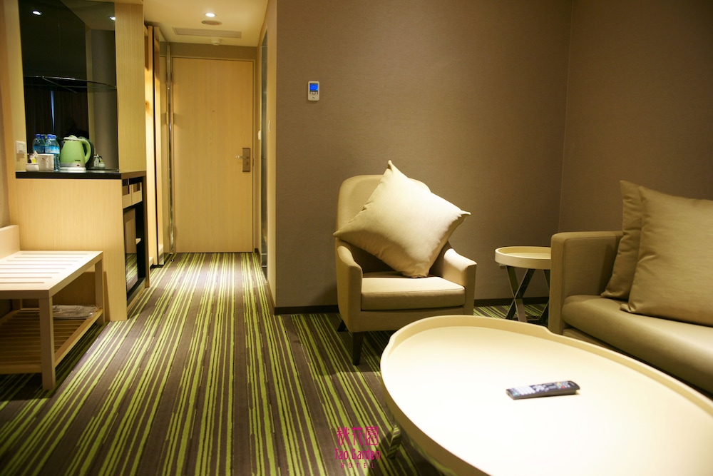 Tao Garden Hotel 48/50