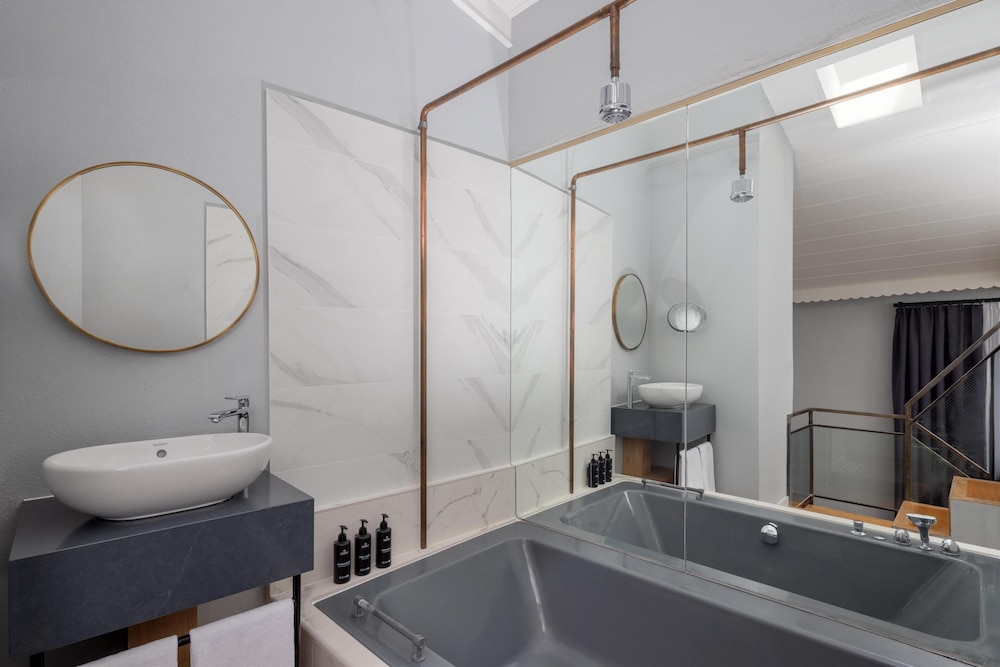 Cour des Loges Lyon, A Radisson Collection Hotel 77/79