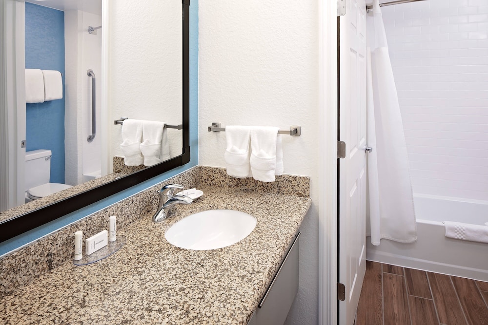 Residence Inn Boston Dedham 7/25