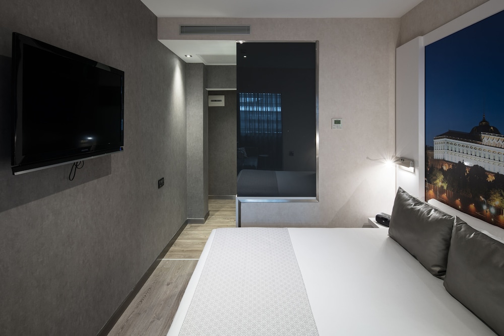 جناح جونيور بسرير كوين، Hotel Catalonia Gran Via Bcn 2/3