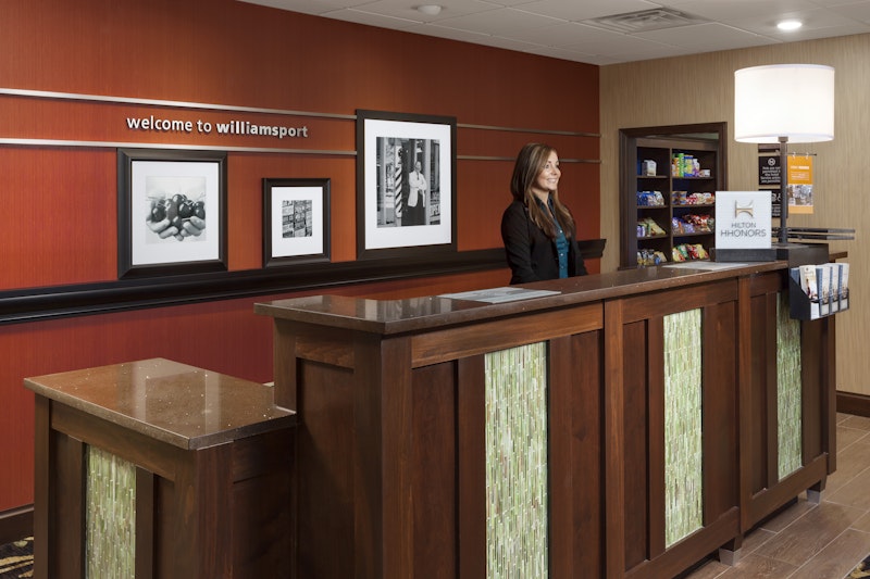 Hampton Inn & Suites Williamsport-Faxon Exit 7/45