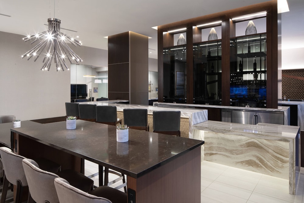 AC Hotel by Marriott Beverly Hills 48/54
