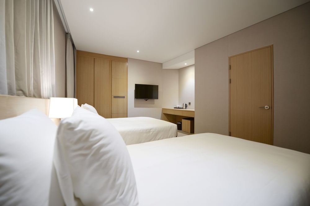 NEW ORIENTAL HOTEL 22/50