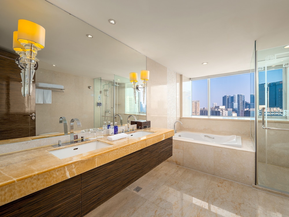 Dorsett Grand Chengdu 58/59