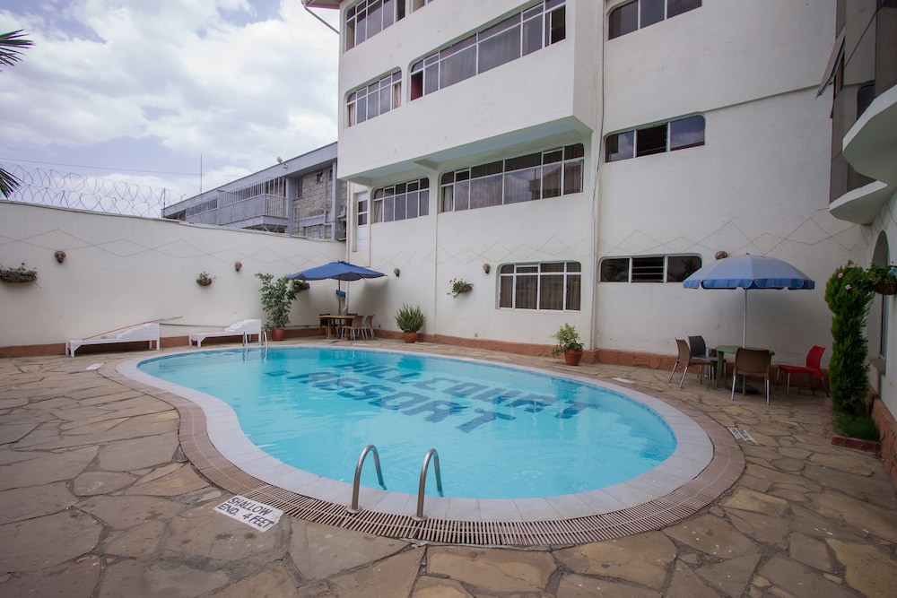 Hillcourt Resort Spa 6/76