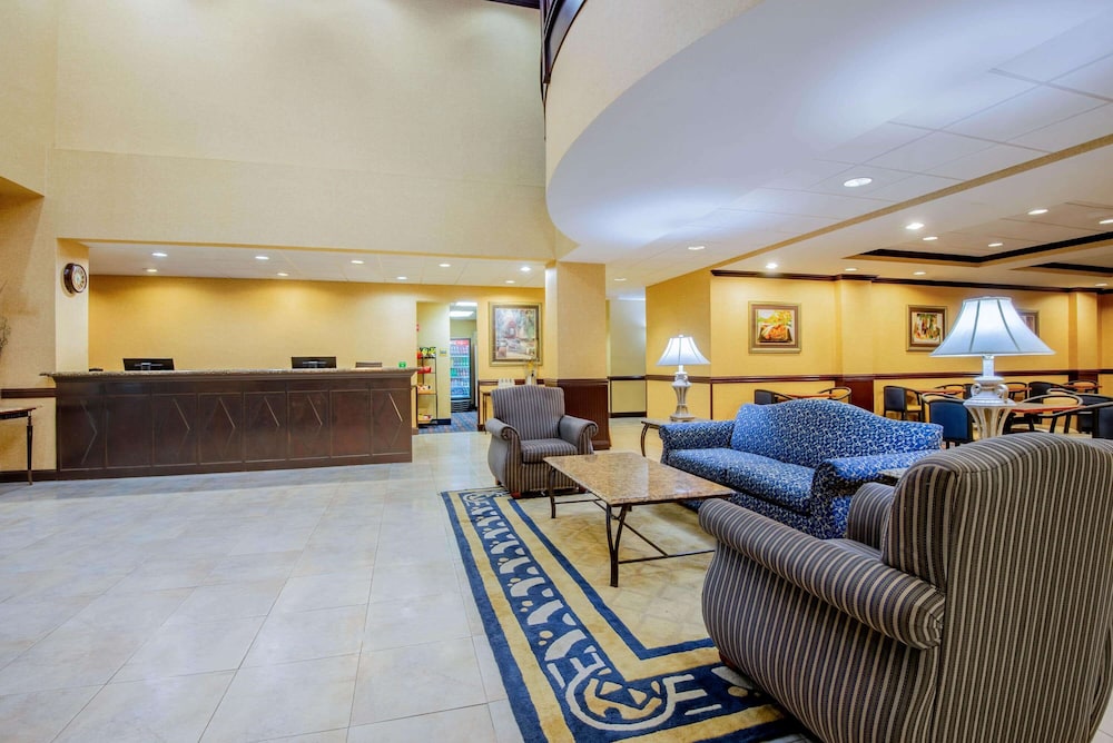 La Quinta Inn And Suites by Wyndham Mt. Laurel - Philadelphia 49/62