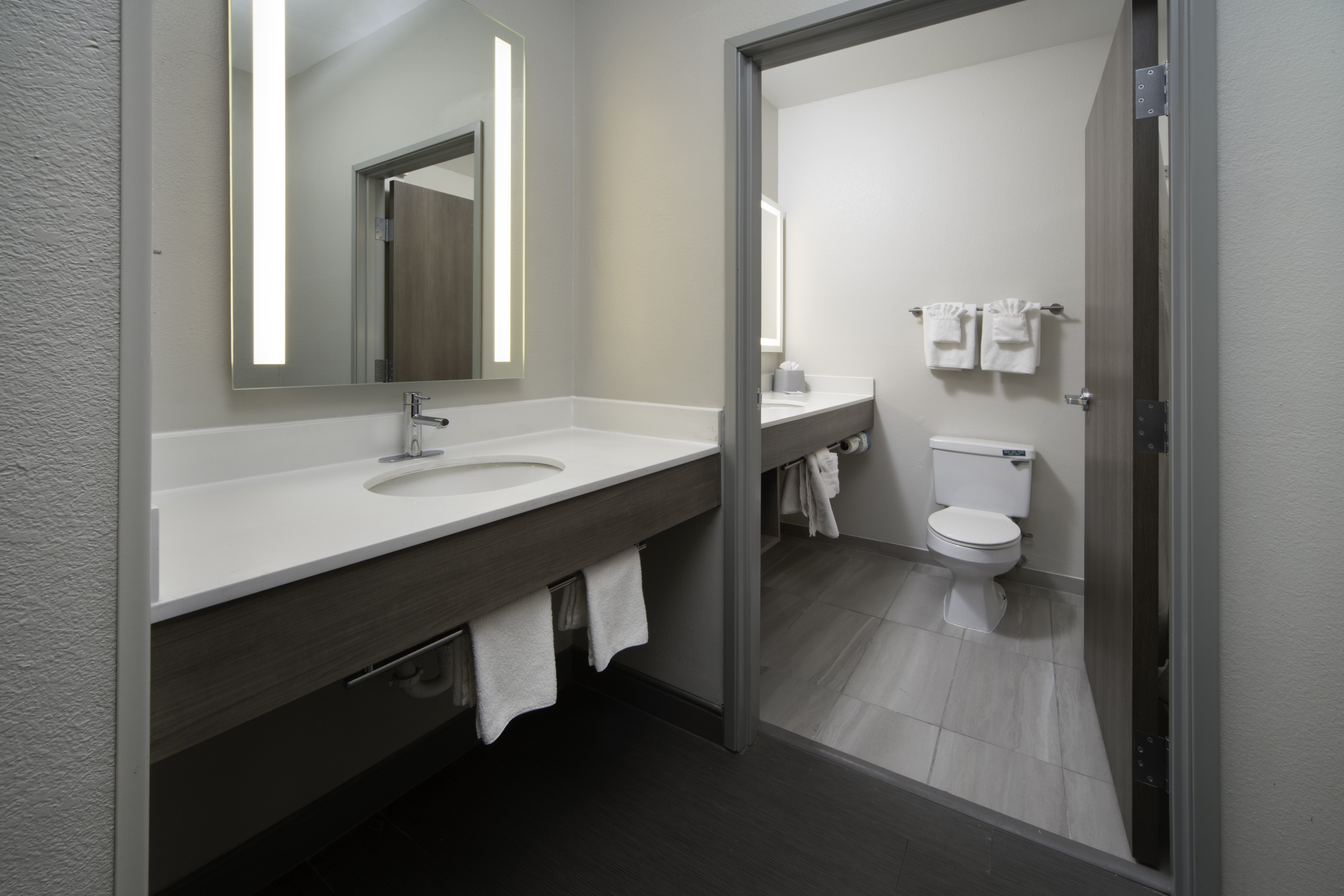 Holiday Inn Express Hotel Suites Canyon 65/67
