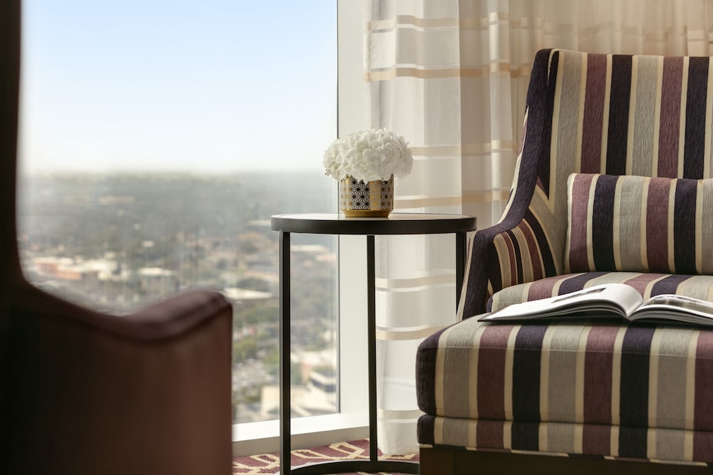 Fairmont Austin 26/72