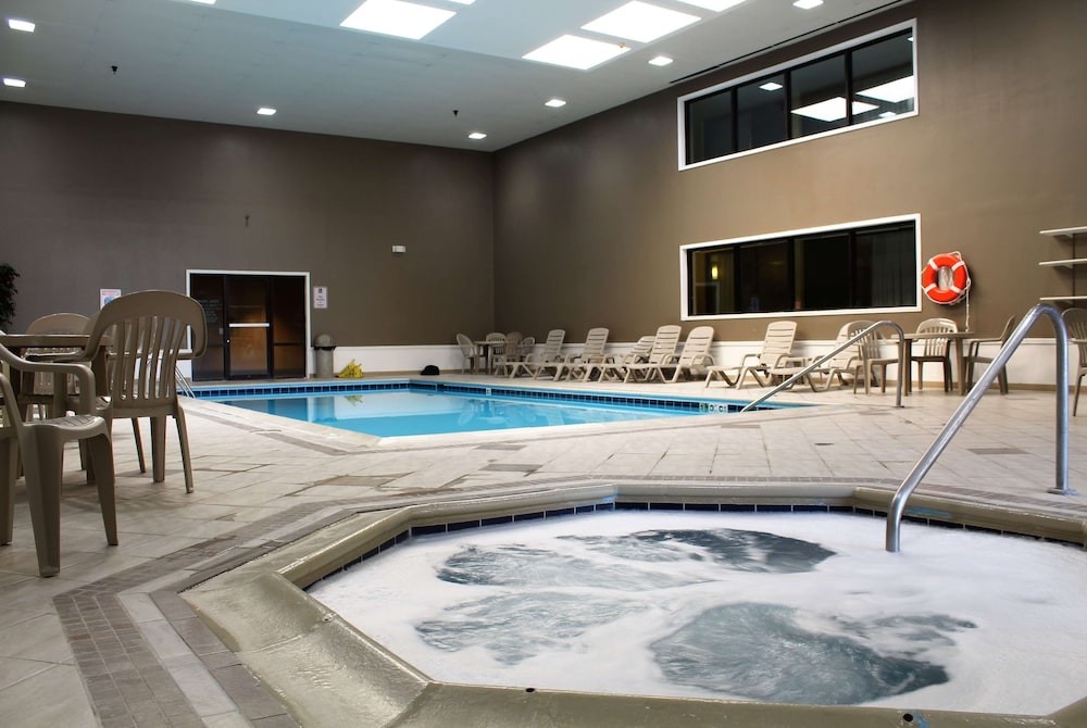 Ramada by Wyndham North Platte & Sandhills Convention Ctr 18/35