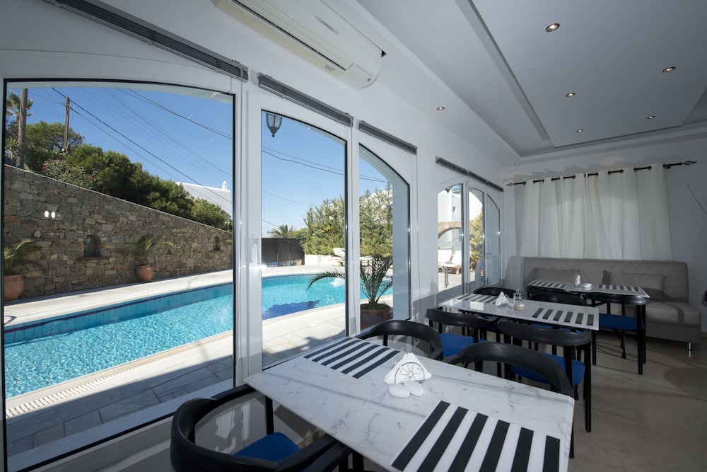 Zannis Hotel 33/55