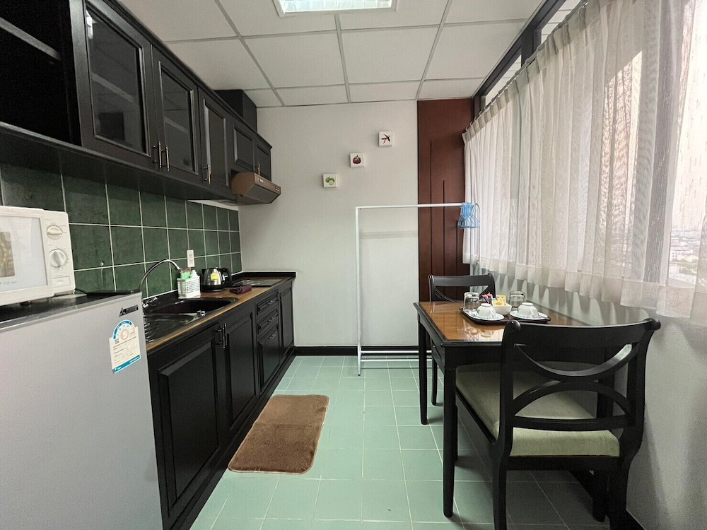 Yellow Ribbon Hills Boutique Suites 53/67