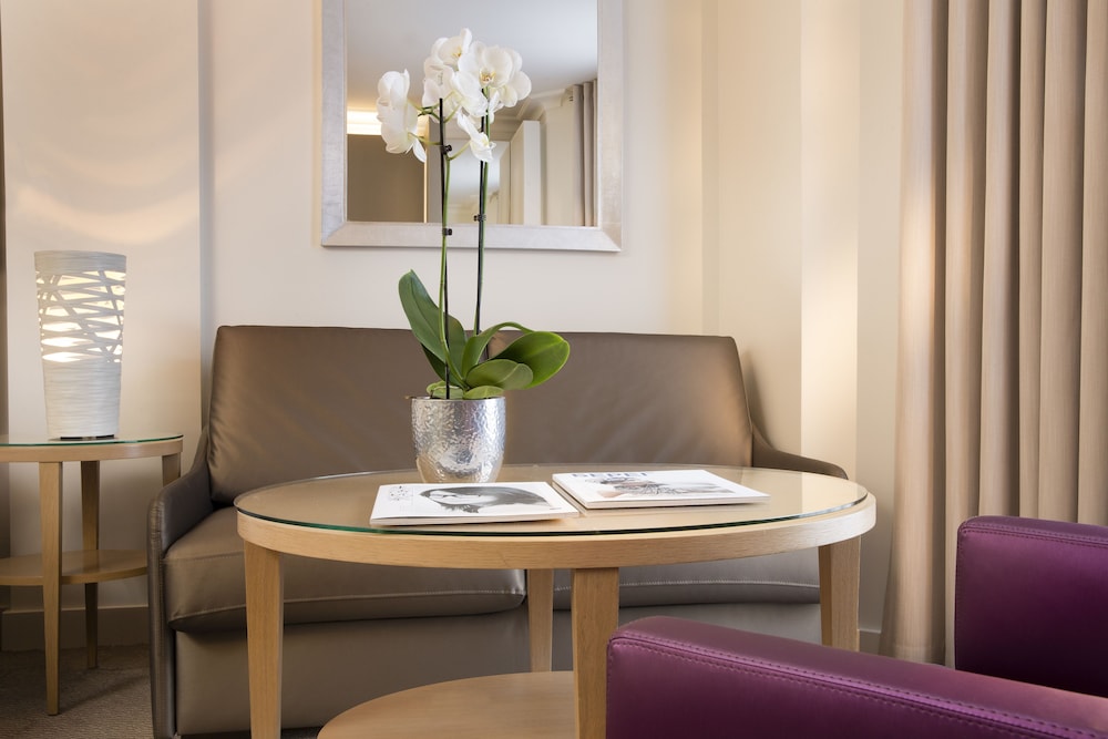 Hotel Garden Elysees 69/81