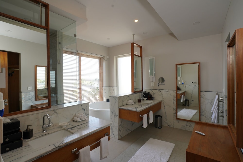 Moksha Himalaya Spa Resort 49/50