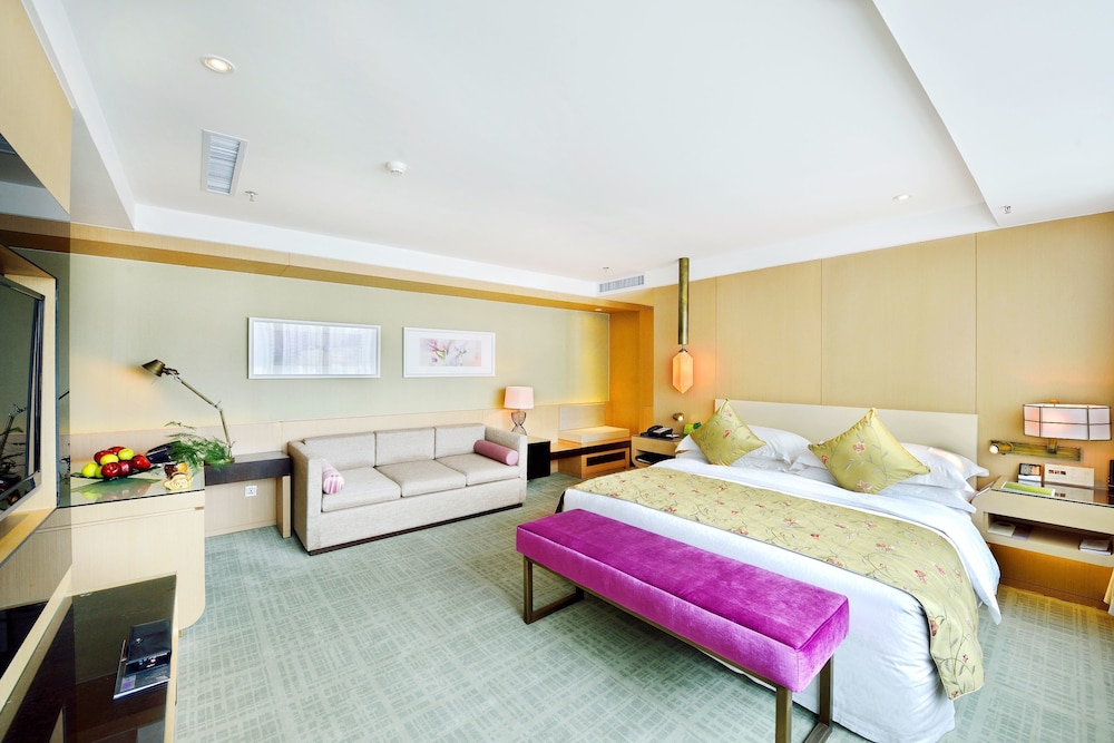 Luxemon Xinjiang Hongfu Hotel 8/30