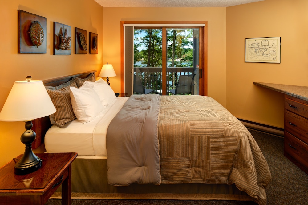 The Pointe Hotel and Suites 20/51
