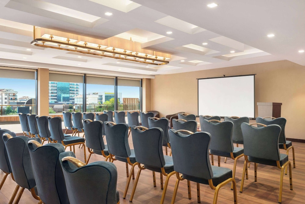 Days Hotel by Wyndham Istanbul Maltepe 64/69