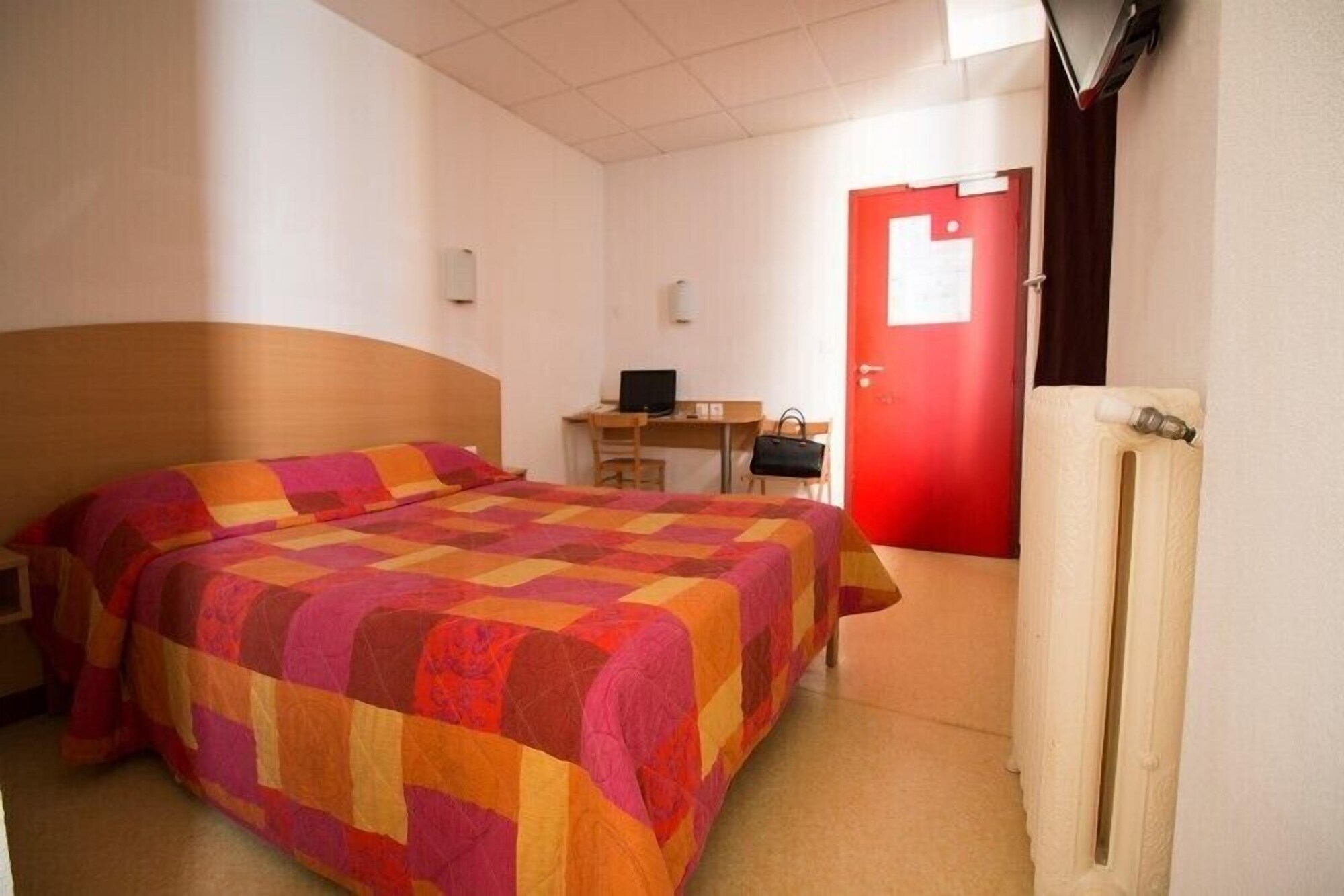 Room, Double Bed, HOTEL DE LYON 3/10