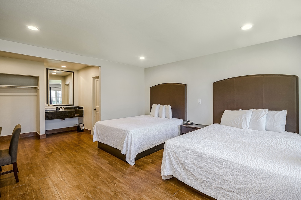 Hyland Motel Van Nuys 13/50