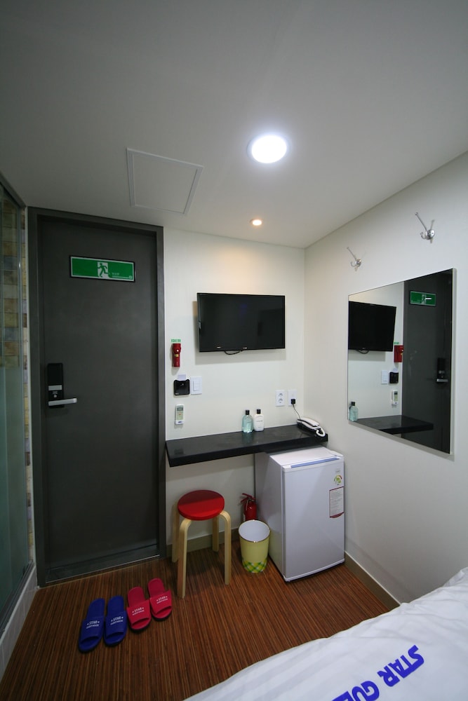 Star Guest House 25/45